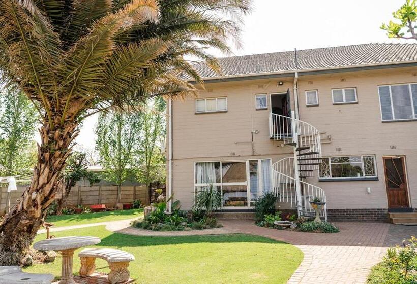 اتاق استاندارد سه نفره, Opstal Gastehuis