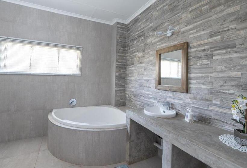 اتاق استاندارد سه نفره, Opstal Gastehuis