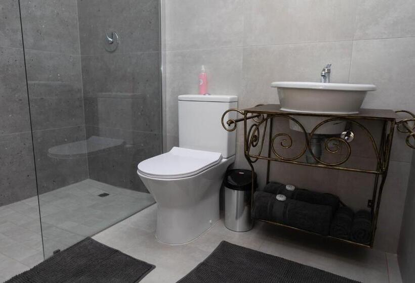 اتاق سوپریور با تخت بزرگ, Opstal Gastehuis