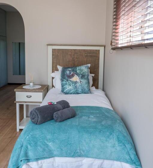 اتاق استاندارد سه نفره, Opstal Gastehuis