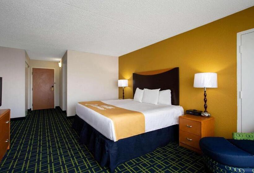 Standard Room King Size Bed, Days Inn By Wyndham Absecon Atlantic City Area