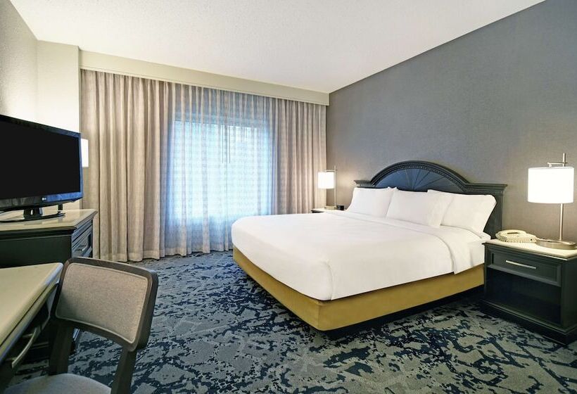 Люкс Адаптированный для Инвалидов, Embassy Suites Charleston