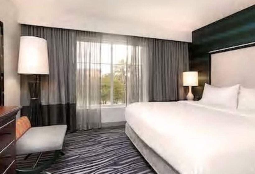 سوئیت پریمیوم, Embassy Suites By Hilton Orlando Airport