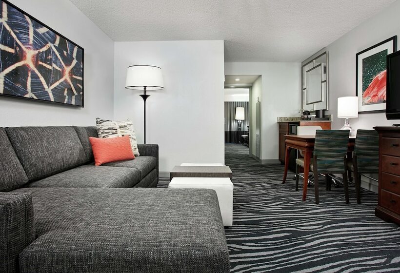 سوئیت پریمیوم, Embassy Suites By Hilton Orlando Airport