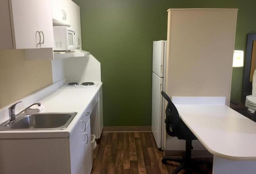 Standard Studio, Extended Stay America Suites  Akron  Copley  East