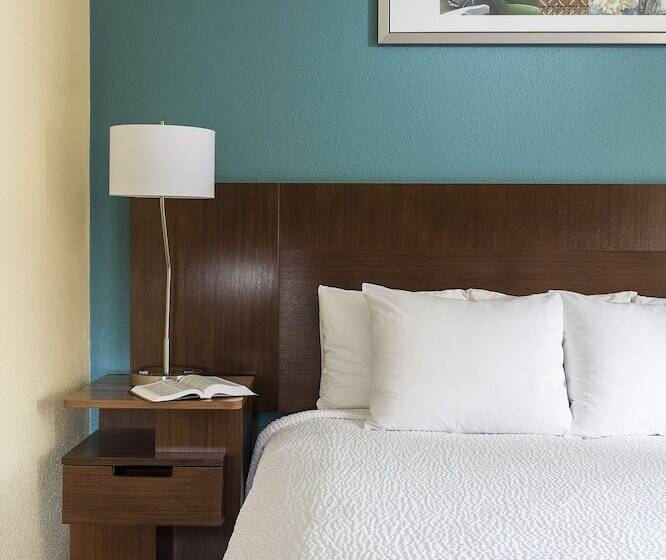 اتاق استاندارد با تخت دوبل برای معلولان, Fairfield Inn & Suites Grand Rapids