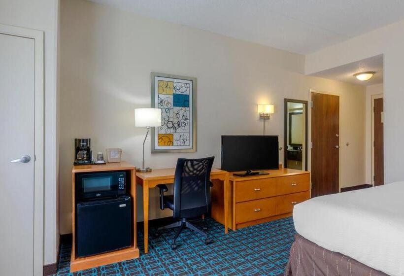 اتاق استاندارد با تخت بزرگ, Quality Inn & Suites Sandusky