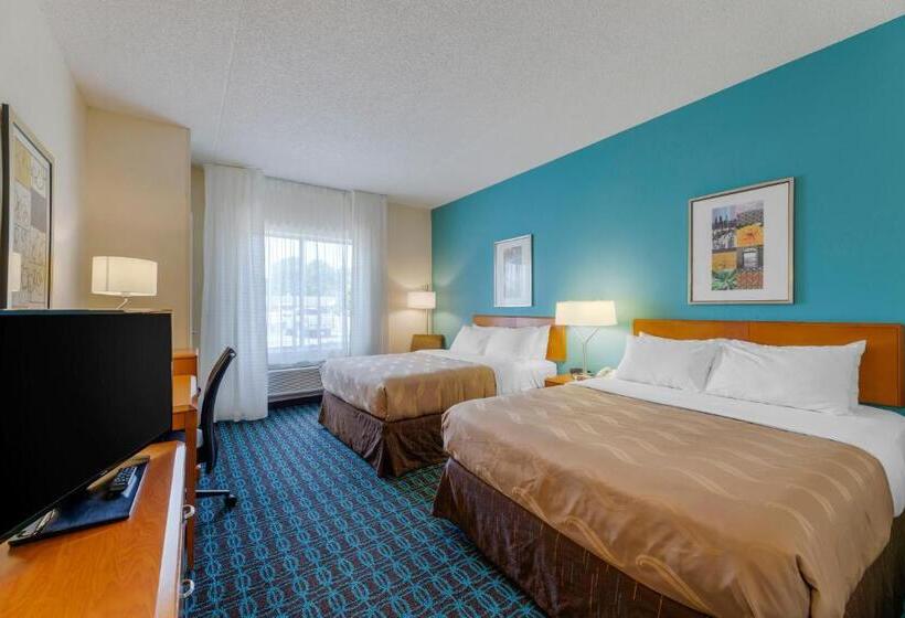 اتاق استاندارد چهار تخته, Quality Inn & Suites Sandusky