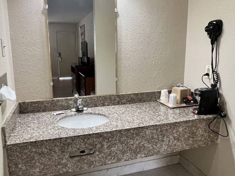 Chambre Standard Lit Double, Americas Best Value Inn Edna