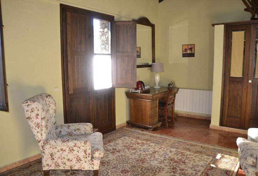 سوییت با چشم‌انداز کوه, Cruells