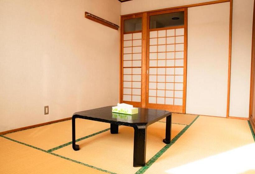 اتاق ساده سه‌ نفره, La Vista Hotel Tsugaike   Stay On The Slopes