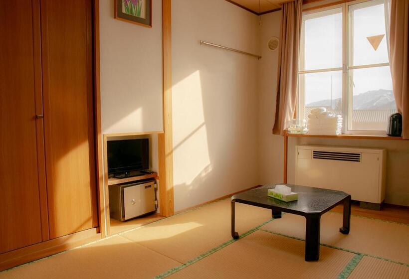 اتاق استاندارد سه نفره, La Vista Hotel Tsugaike   Stay On The Slopes