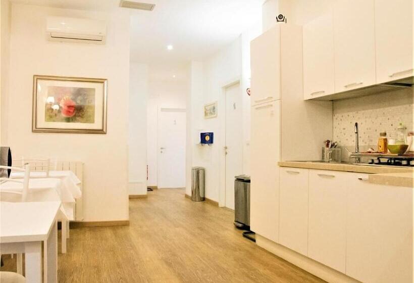 اتاق استاندارد سه نفره, B&b Dea Tiburtina