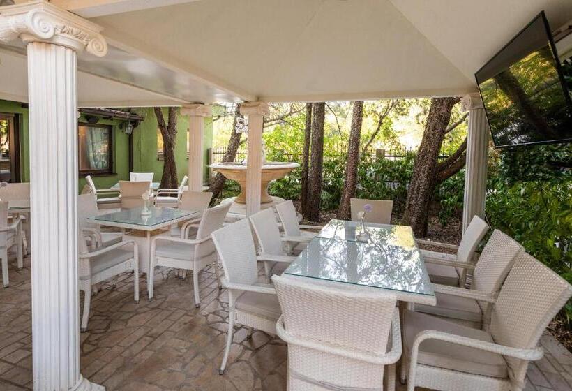 اتاق لوکس, Holiday Resort Zlatni Dol Mostar