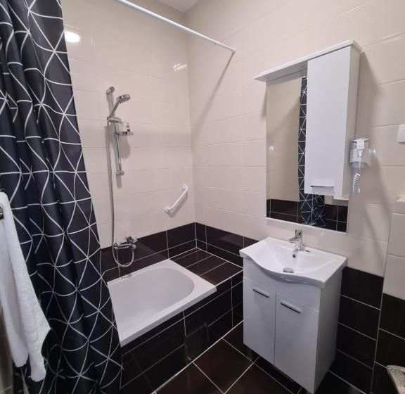 اتاق لوکس با چشم‌انداز باغ, Holiday Resort Zlatni Dol Mostar