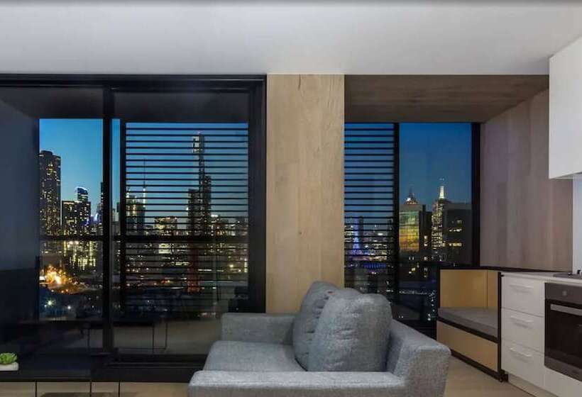 1 Bedroom Apartment City View, Saint Domain
