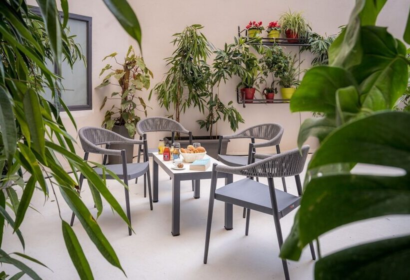 سوییت, Urban Nest   Suites & Apartments