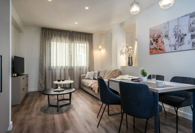 سوییت, Urban Nest   Suites & Apartments