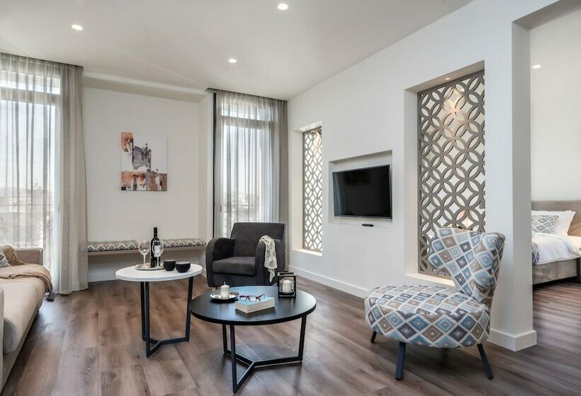 سوییت اجرایی, Urban Nest   Suites & Apartments