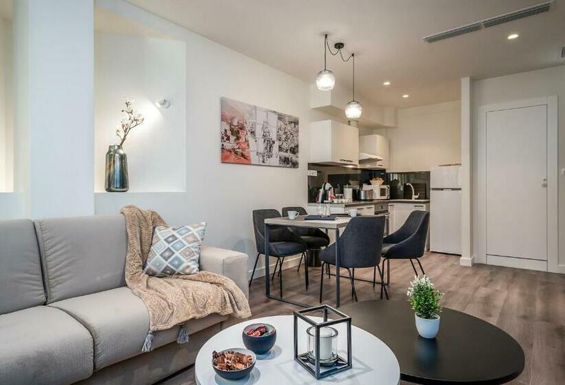 سوییت, Urban Nest   Suites & Apartments