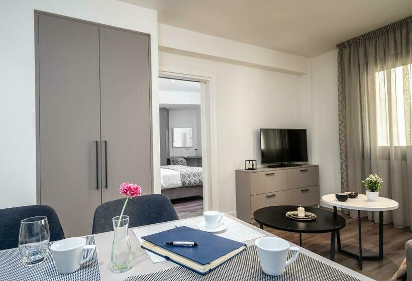 سوییت, Urban Nest   Suites & Apartments
