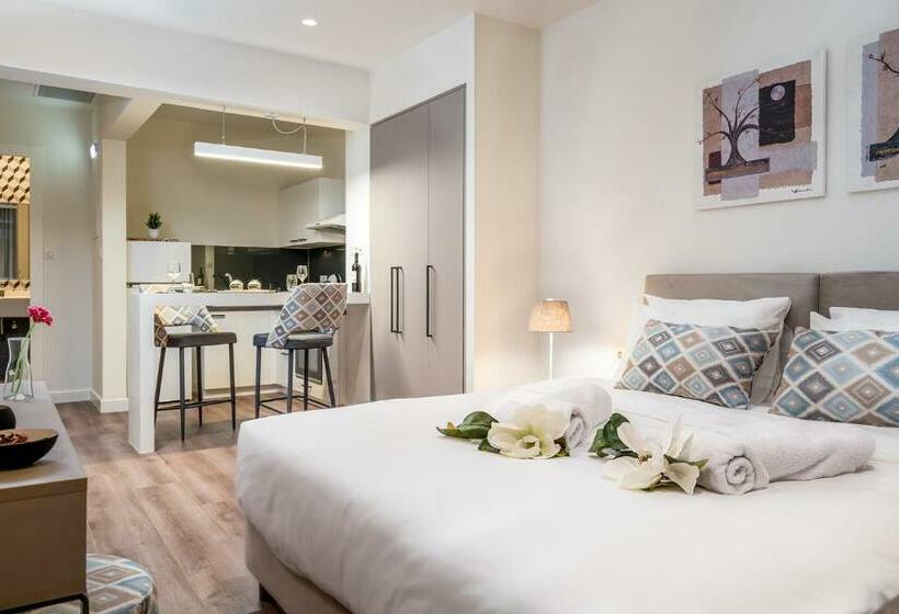 اتاق سوپریور با چشم‌انداز, Urban Nest   Suites & Apartments