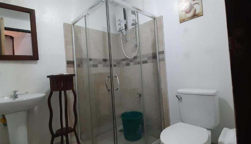 اتاق لوکس, Escolta's Homey Lodge