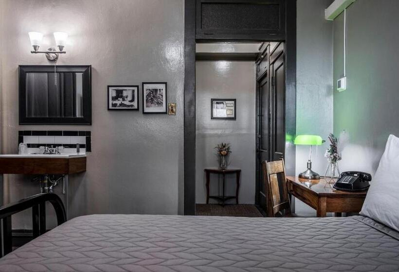 اتاق استاندارد با تخت دوبل, Gardner Hotel & Hostel