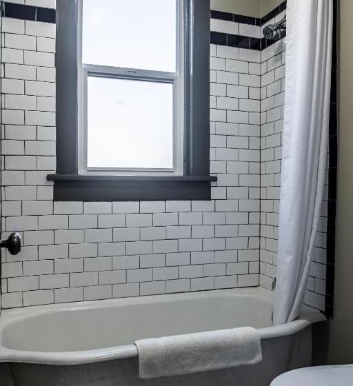 اتاق استاندارد با تخت دوبل, Gardner Hotel & Hostel