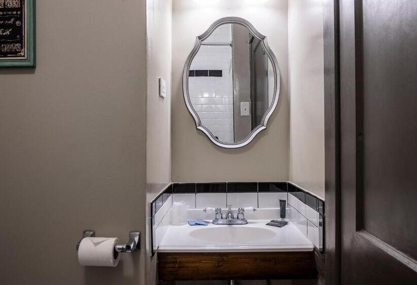 اتاق استاندارد با تخت بزرگ, Gardner Hotel & Hostel