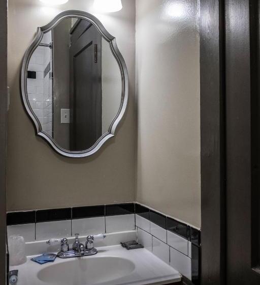 اتاق استاندارد با تخت بزرگ, Gardner Hotel & Hostel