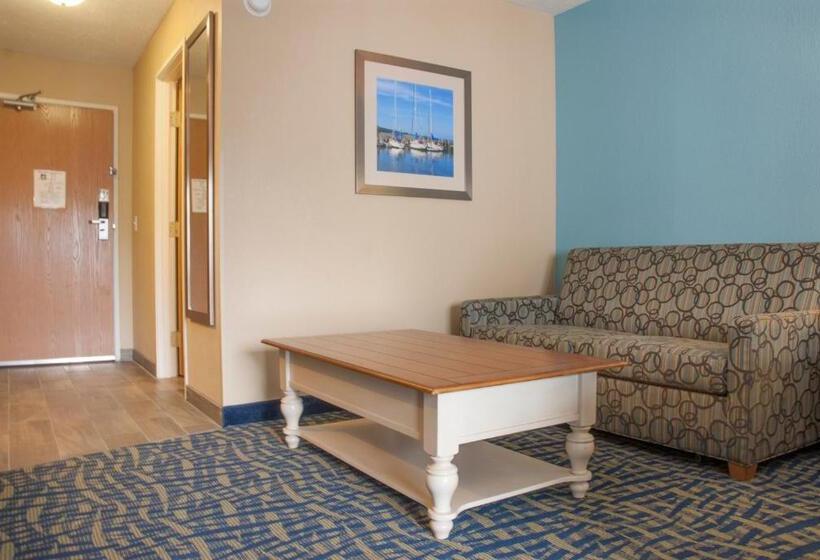 سوییت خانوادگی, Grand Beach Resort