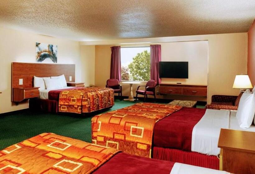 استودیوی استاندارد, Grand Marquis Waterpark Hotel & Suites