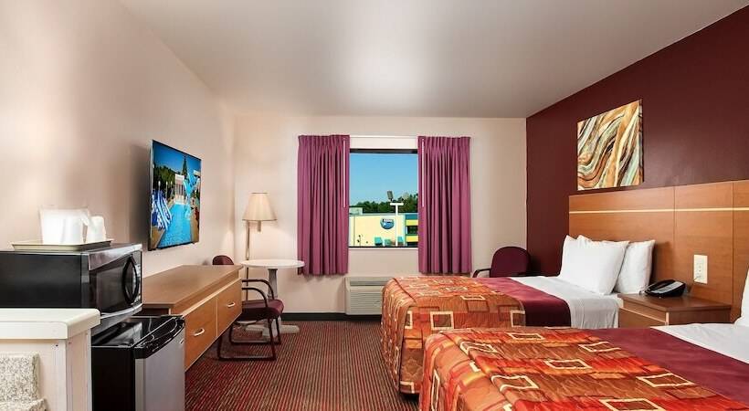 استودیوی استاندارد, Grand Marquis Waterpark Hotel & Suites