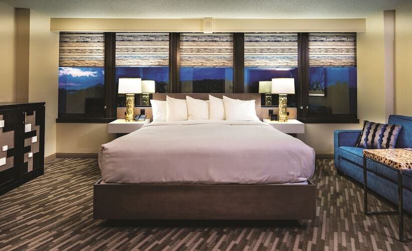 اتاق لوکس با تخت بزرگ, Grand Traverse Resort And Spa