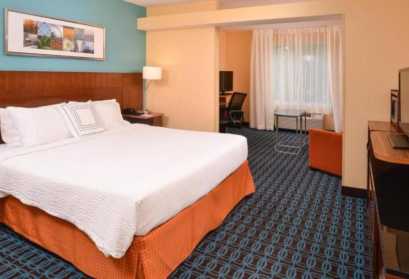 Deluxe Suite King Bed, Baymont By Wyndham St Charles