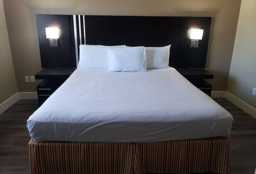 سوئیت با وان آب گرم, Fairview Inn & Suites