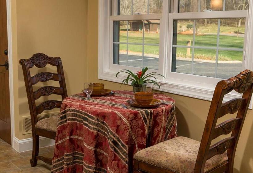 سوییت, Goldmoor Inn & Resort