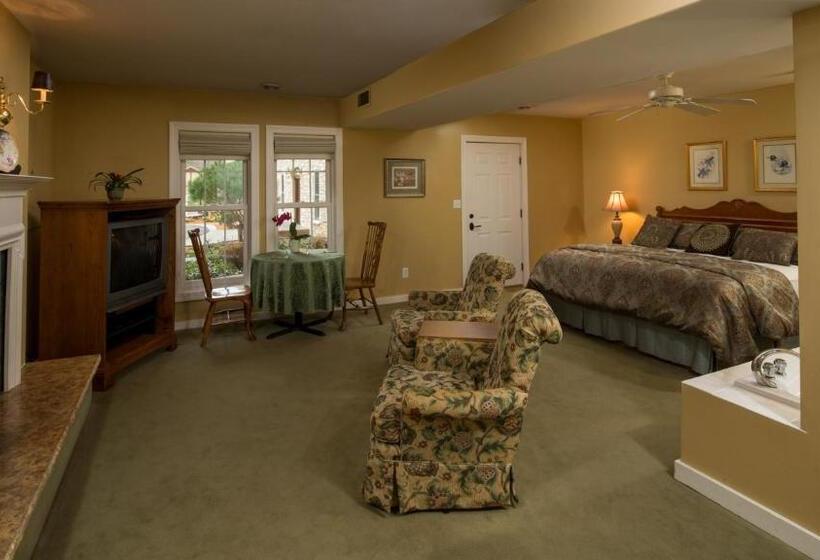 Suite, Goldmoor Inn & Resort