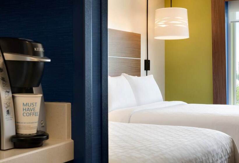 سوئیت برای معلولان, Holiday Inn Express & Suites   Savannah W   Chatham Parkway, An Ihg