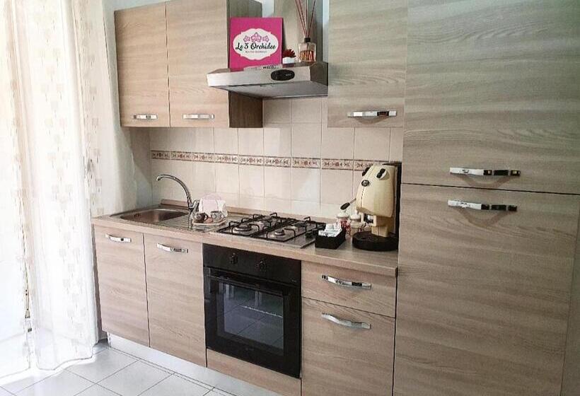 اتاق استاندارد با سرویس بهداشتی مشترک, Le Tre Orchidee