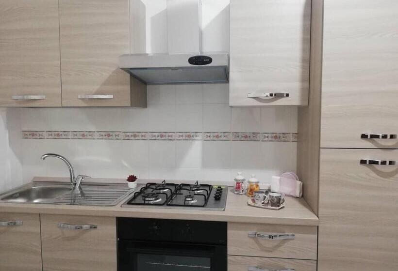 اتاق استاندارد با سرویس بهداشتی مشترک, Le Tre Orchidee
