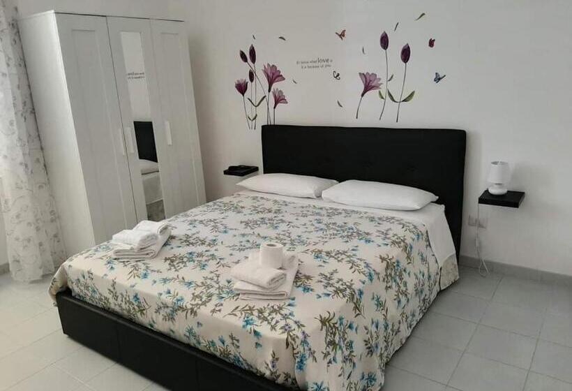 اتاق استاندارد با سرویس بهداشتی مشترک, Le Tre Orchidee