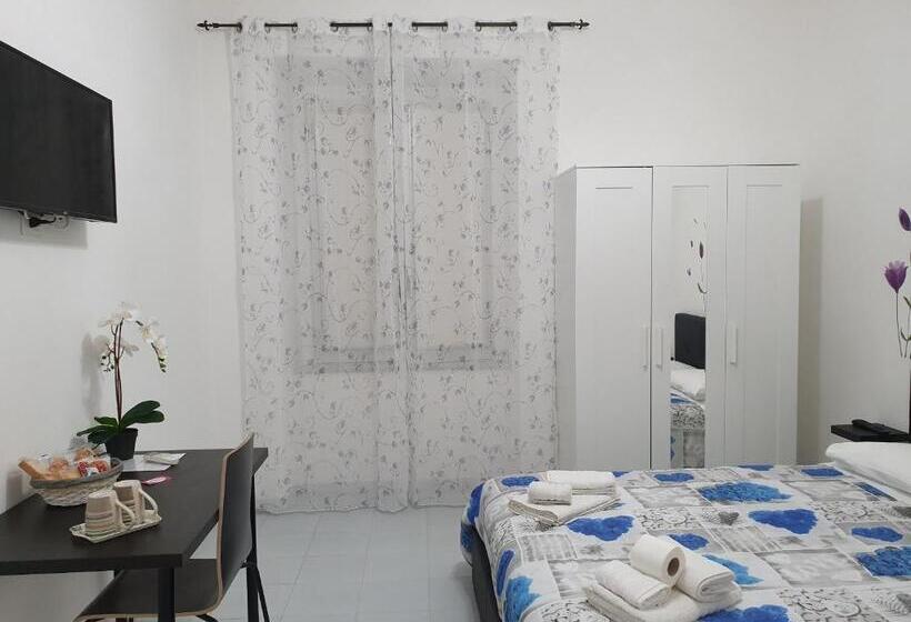اتاق استاندارد با سرویس بهداشتی مشترک, Le Tre Orchidee