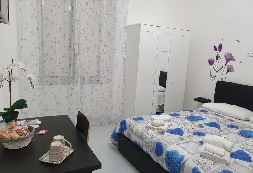 اتاق استاندارد با سرویس بهداشتی مشترک, Le Tre Orchidee