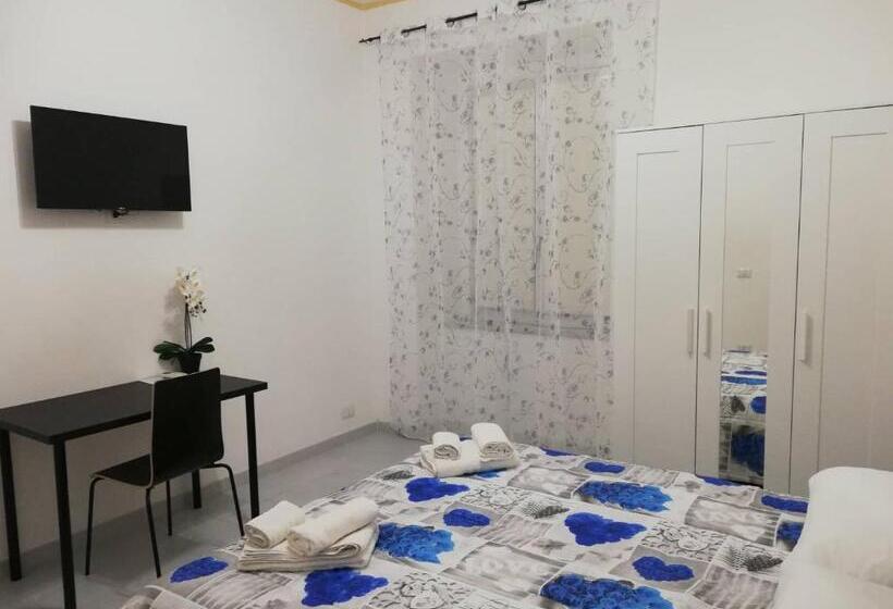 اتاق استاندارد با سرویس بهداشتی مشترک, Le Tre Orchidee