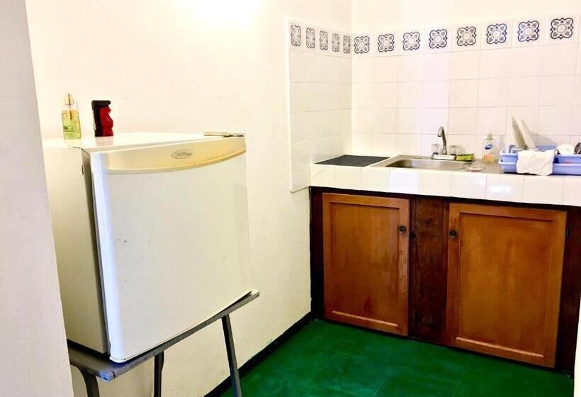 اتاق استاندارد یک نفره, African Symbol Guest House