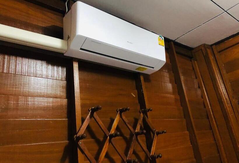 اتاق استاندارد با سرویس بهداشتی مشترک, Banthai Guesthouse