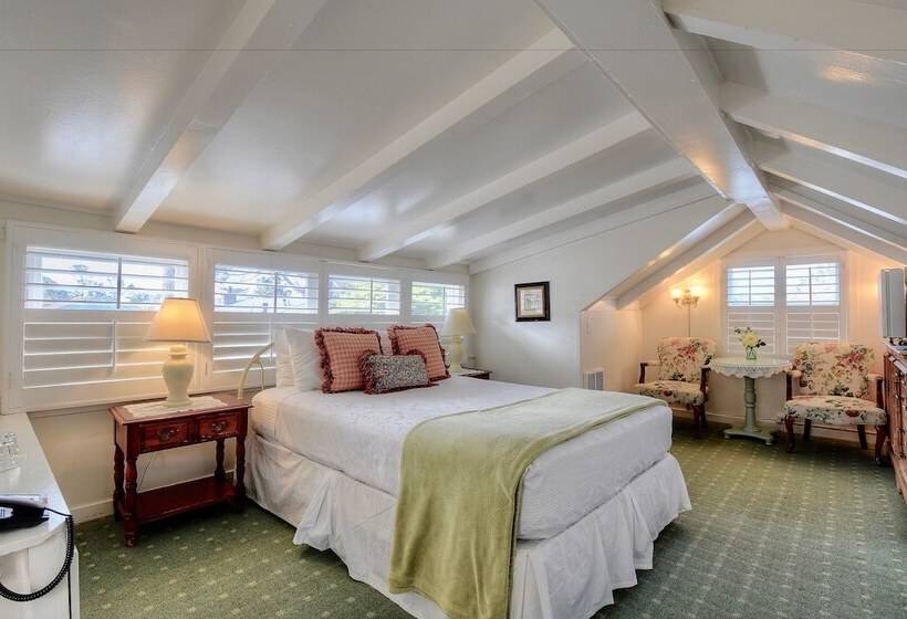 اتاق استاندارد, Carmel Green Lantern Inn