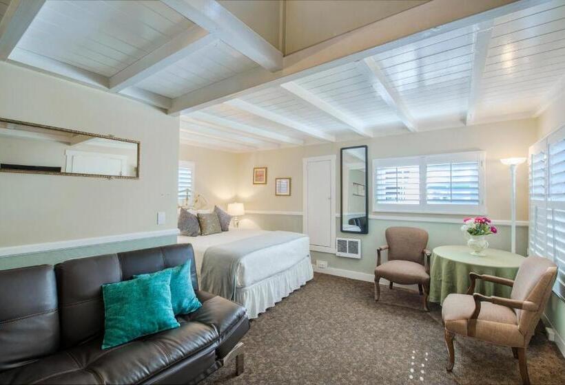 سوییت خانوادگی, Carmel Green Lantern Inn